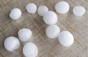 Počelo je da tuče po kolima: Jako nevreme pogodilo zlatiborski kraj, grad napravio štetu na automobilima (VIDEO)