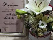 Četvrtaci u Šljivovici dodelili diplomu svojoj učiteljici u znak zahvalnosti (FOTO)