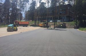 Radovi ne staju! Asfaltira se novo parkiralište kod SB Čigota (FOTO)