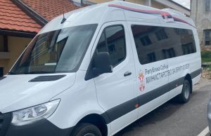Čajetina od Ministarstva dobila sredstva za minibus. Evo za šta će se koristiti!
