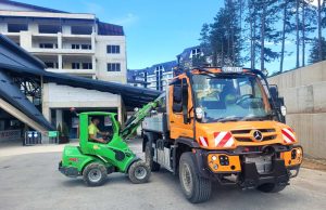 KJP Zlatibor u akciji sređivanja početne stanice gondole uz pomoć multifunkcionalnog vozila Unimog (FOTO)