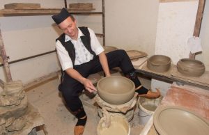 Ministarstvo pomaže razvoj starih zanata i domaće radinosti. Evo kako do bespovratnih 300000 dinara!