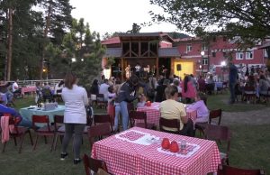 Održan prvi dan 17. Letnjeg uličnog erskog kabarea, evo šta nas očekuje u naredna dva dana (VIDEO)