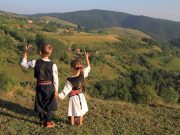 Prelepo selo Jablanica među stoletnim borovima. Pogledajte novi video o Jablanici