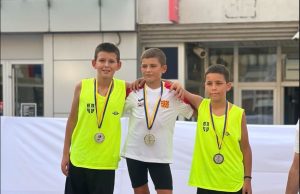 Veliki uspeh! Učenici „OŠ Dimitrije Tucović“ se plasirali u TOP 3 u Balkanskom kupu u letnjem biatlonu