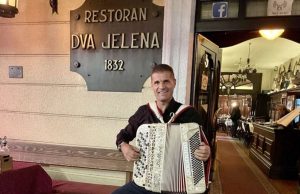 KADA SE PREDSTAVI LJUDI NE VERUJU DA SE TAKO ZOVE. Pevač Omiljen Vojinović ispričao anegdote o svom imenu