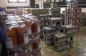 Udruženje penzionera Čajetina krenulo sa raspodelom zimnice za svoje članove (VIDEO)