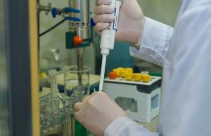 BRAVO! Srpski naučnici iz Kragujevca razvili lekove za rak koji ne oštećuju zdrava tkiva