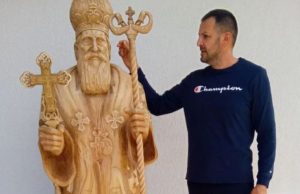 Na današnji dan rođen patrijarh Pavle: Miladin Lekić iz Šljivovice isklesao njegovu skulpturu visine dva metra i kaže – to je znak poštovanje prema liku i delu tog velikog čoveka